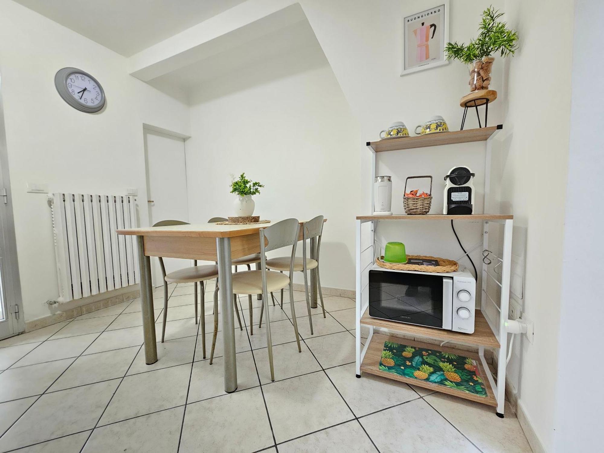 La Casetta Bilocale Centrale Con Terrazza Parkfree Wifi Minipc Ps4 Ac 耶西 外观 照片